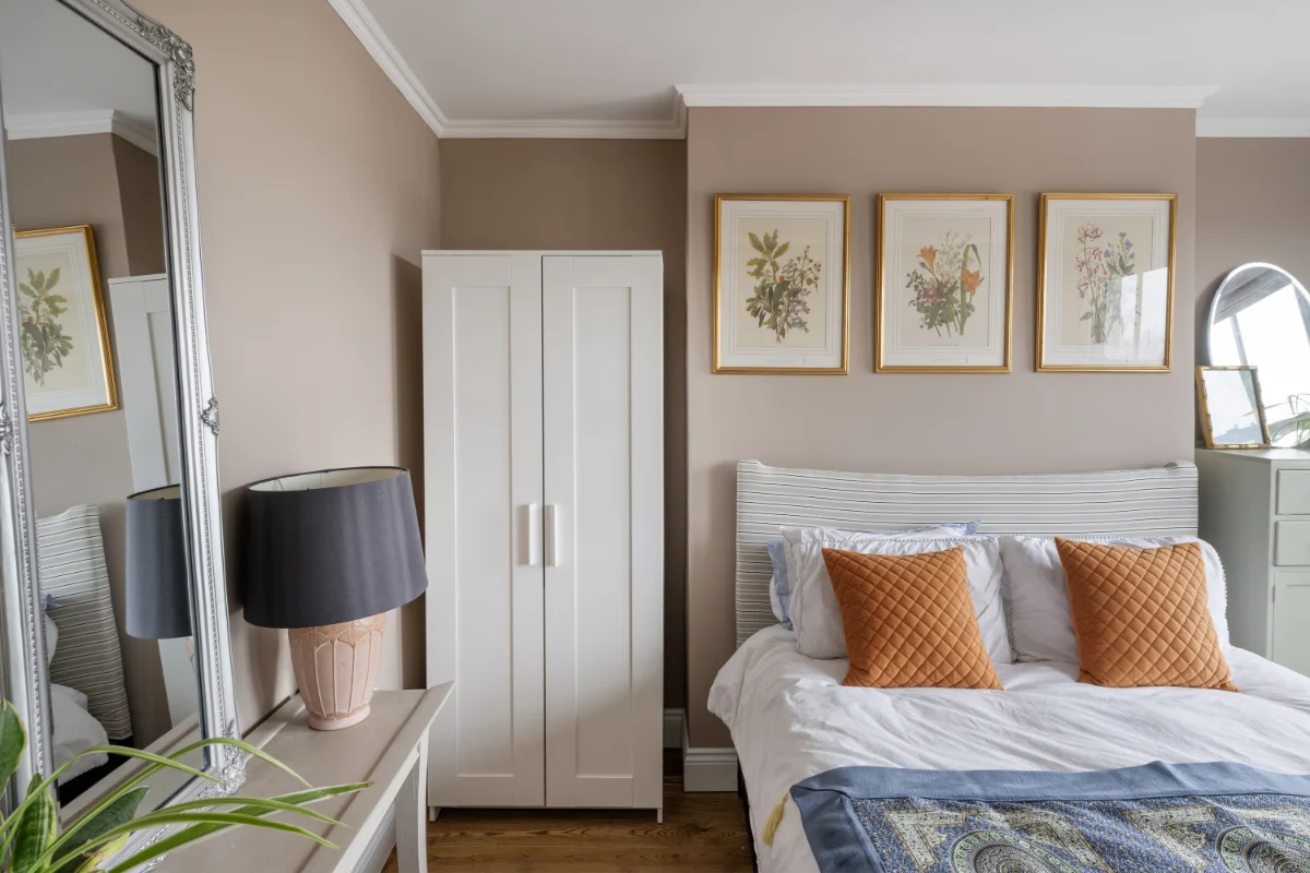 Botanical prints and tangerine accents